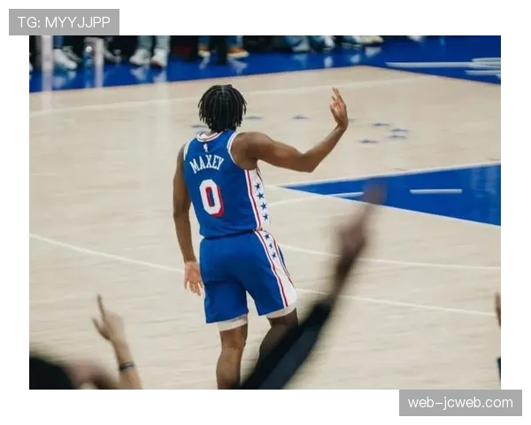 赛后评述：尽管输球，但马克西在高压防守下的投篮选择展现进步